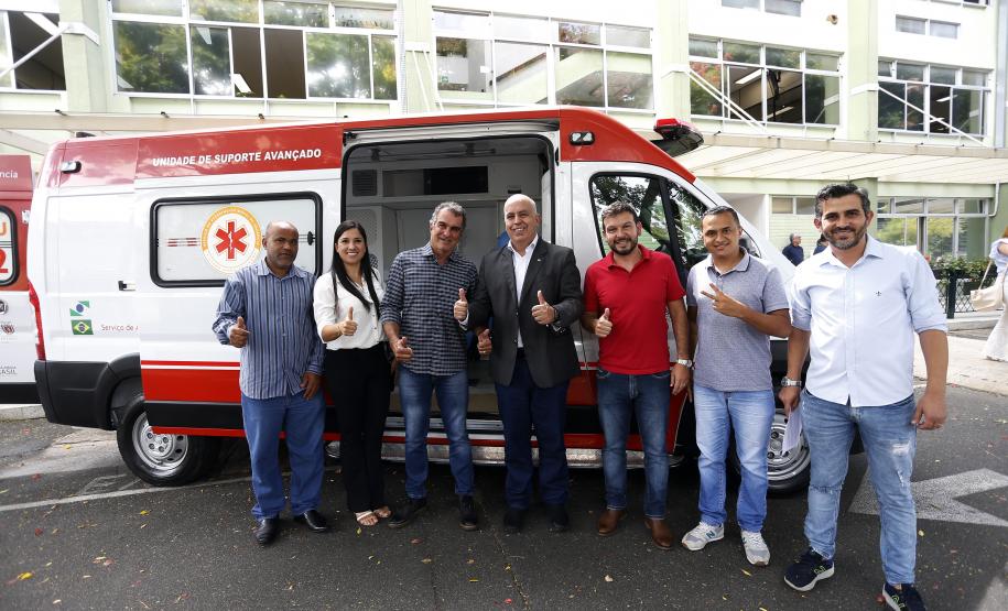 Saúde entrega ambulâncias para reforçar os serviços do Samu