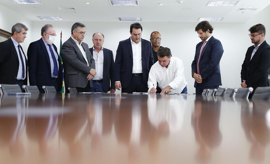 Estado libera recursos para aeroporto, saneamento e Santa Casa de Arapongas