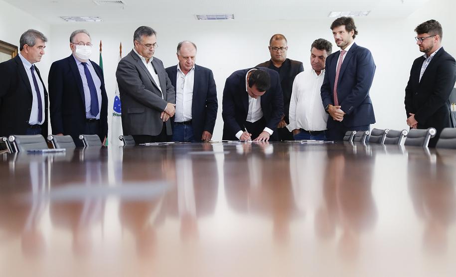 Estado libera recursos para aeroporto, saneamento e Santa Casa de Arapongas