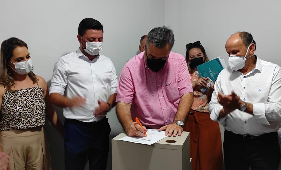 Secretário autoriza recursos e visita hospitais em Jandaia do Sul e Colorado