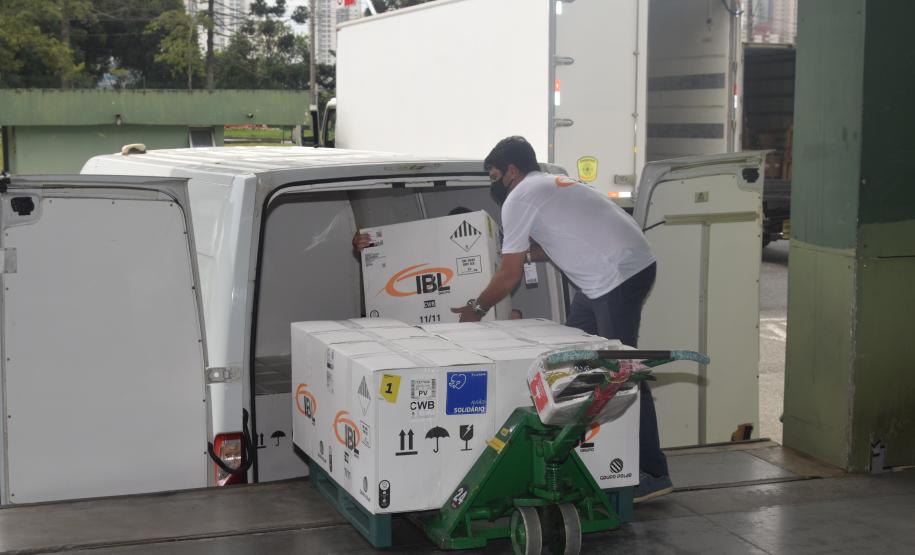 Mais 61 mil vacinas contra a Covid-19 para crianças chegam ao Estado nesta quinta