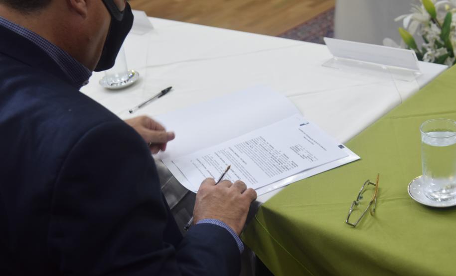 Saúde e TRE-PR assinam termo de cooperação técnica para acessibilidade eleitoral