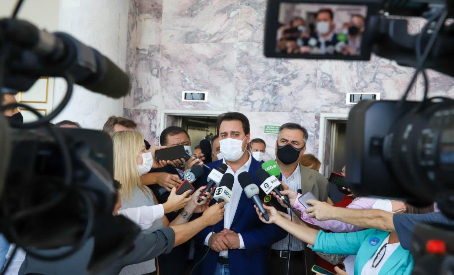 Investimento recorde na saúde pública do Paraná prevê mais de 300 obras e 744 novos veículos