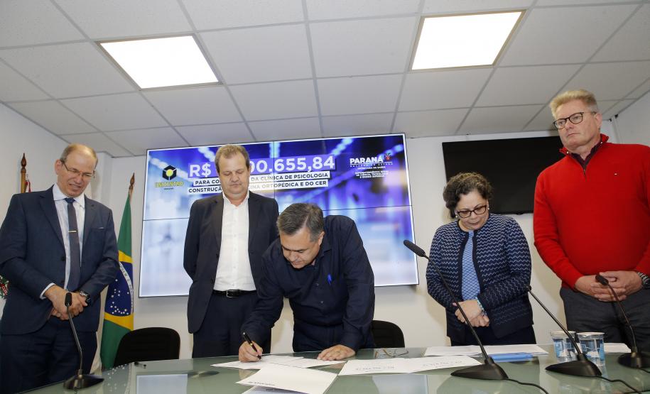 Governo do Estado repassa R$ 9,6 milhões para ampliar serviços de Saúde em Guarapuava e Irati