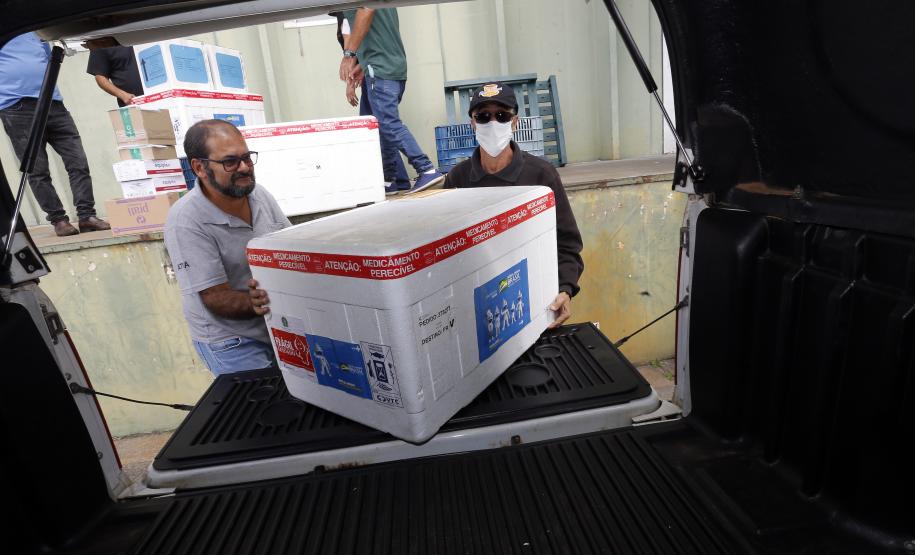 Saúde orienta inicio da segunda dose de reforço para idosos contra a Covid-19 e distribui vacinas para a Campanha de Influenza