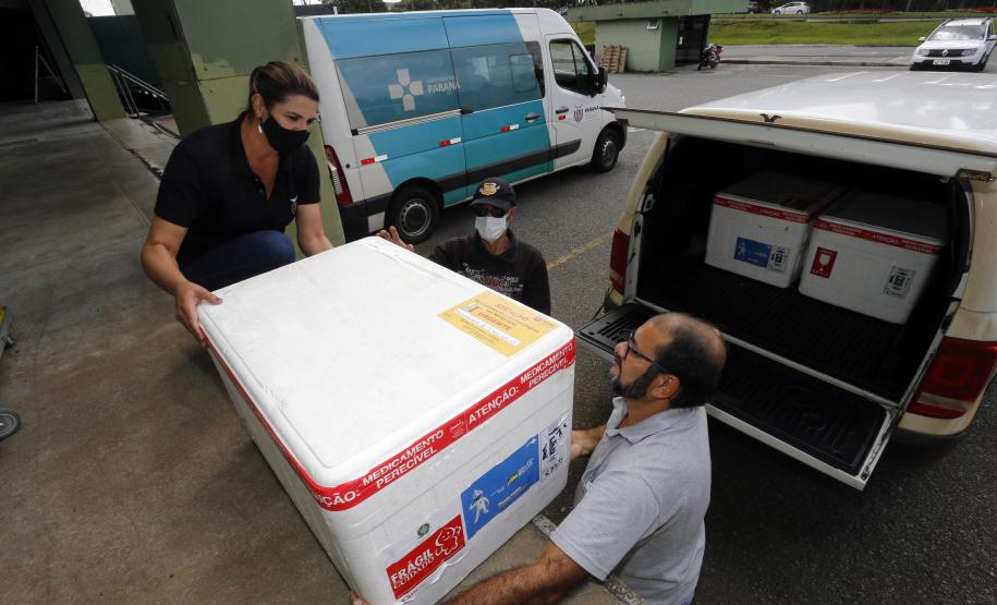 Saúde orienta inicio da segunda dose de reforço para idosos contra a Covid-19 e distribui vacinas para a Campanha de Influenza