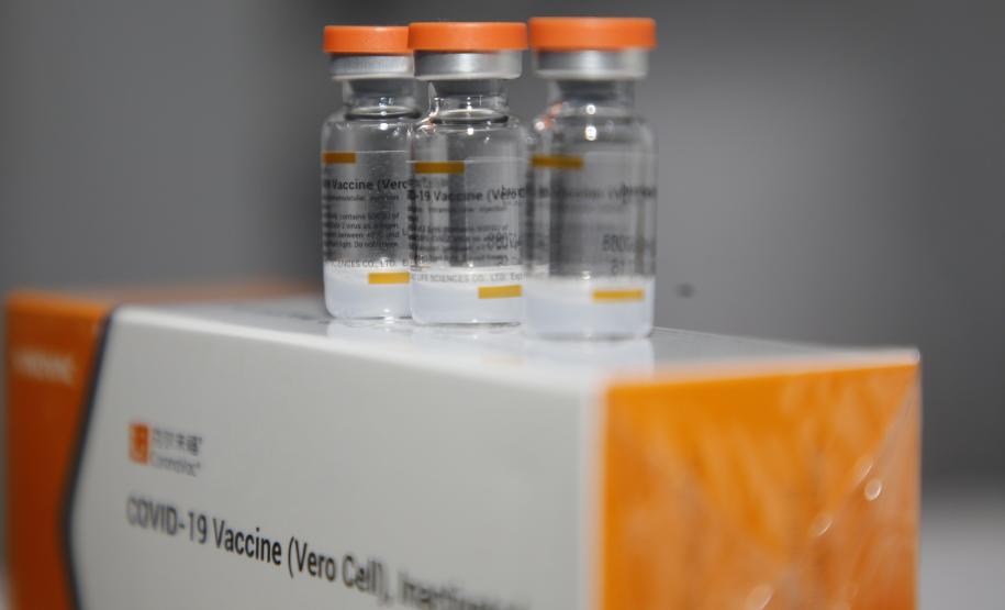 Saúde orienta inicio da segunda dose de reforço para idosos contra a Covid-19 e distribui vacinas para a Campanha de Influenza