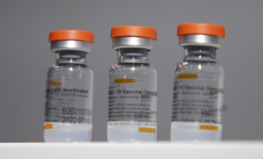 Saúde orienta inicio da segunda dose de reforço para idosos contra a Covid-19 e distribui vacinas para a Campanha de Influenza