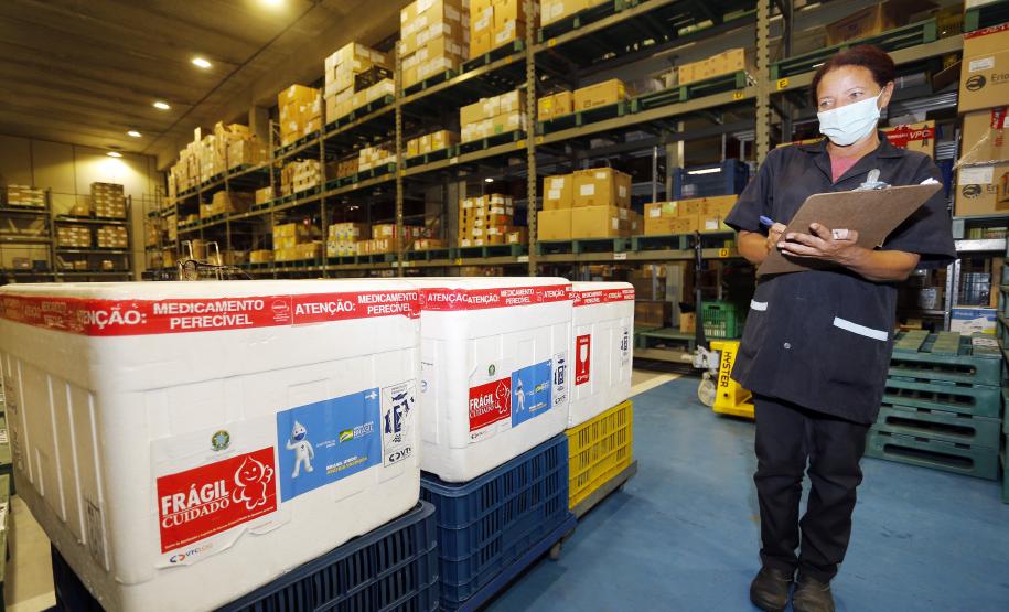 Saúde orienta inicio da segunda dose de reforço para idosos contra a Covid-19 e distribui vacinas para a Campanha de Influenza