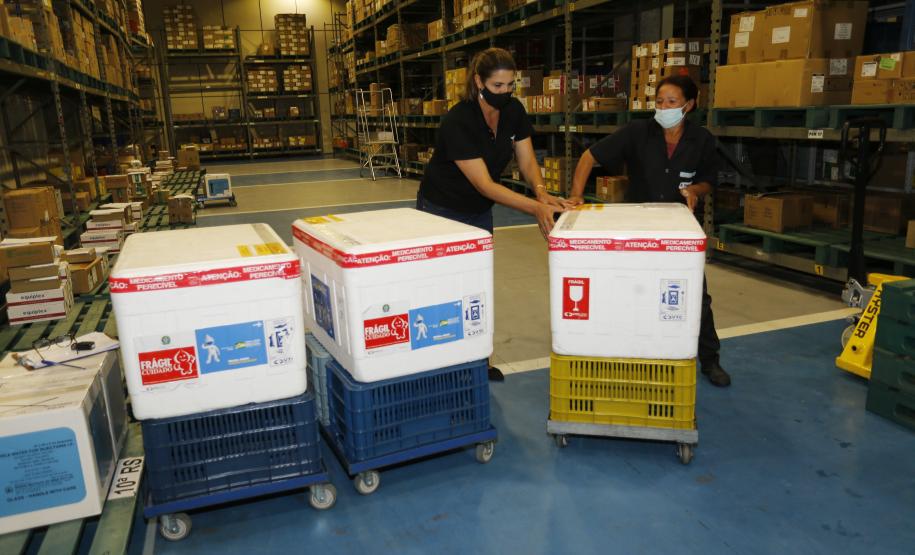 Saúde orienta inicio da segunda dose de reforço para idosos contra a Covid-19 e distribui vacinas para a Campanha de Influenza