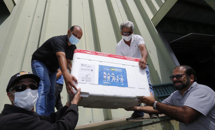 Saúde orienta inicio da segunda dose de reforço para idosos contra a Covid-19 e distribui vacinas para a Campanha de Influenza