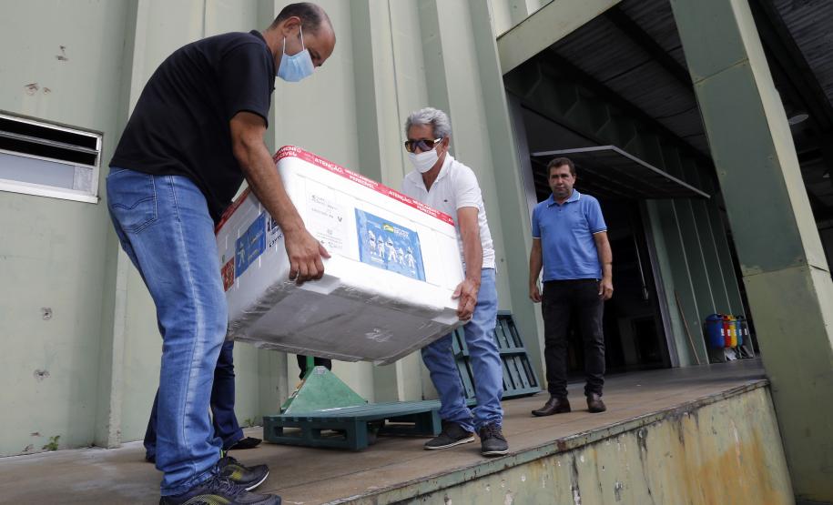 Saúde orienta inicio da segunda dose de reforço para idosos contra a Covid-19 e distribui vacinas para a Campanha de Influenza