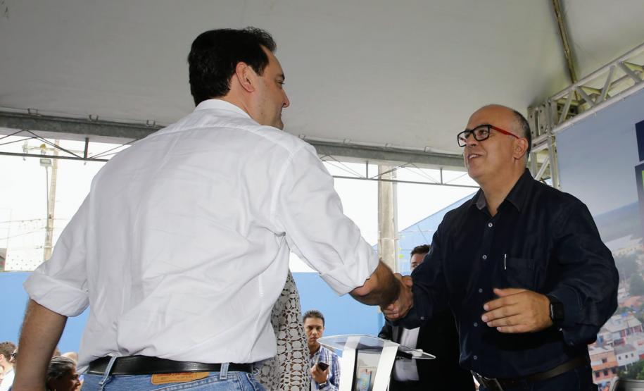 Governo do Estado anuncia AME e maternidade em Paranaguá