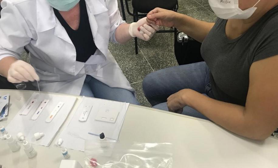 Pandemia derruba procura por testes de HIV, mas Paraná dobra oferta nos municípios