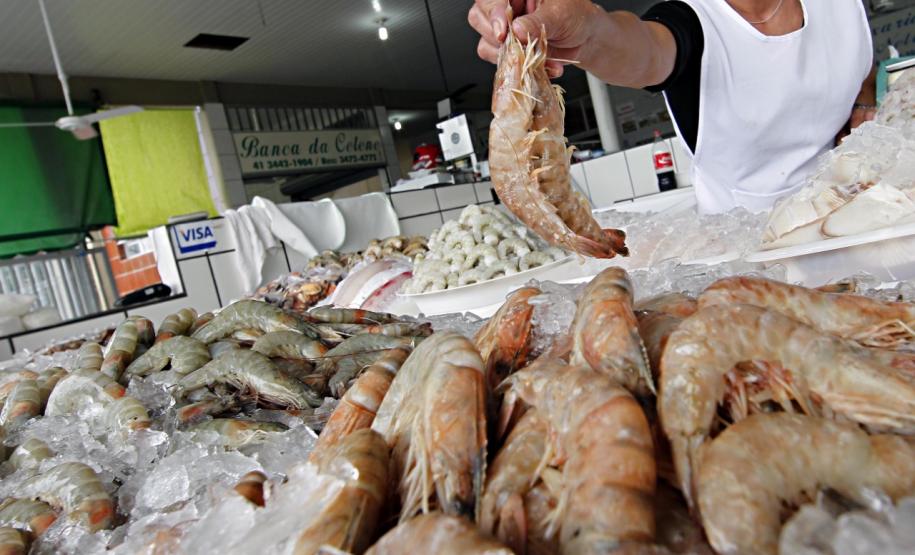 Vigilância Sanitária alerta sobre cuidados na compra de pescados para a Semana Santa.