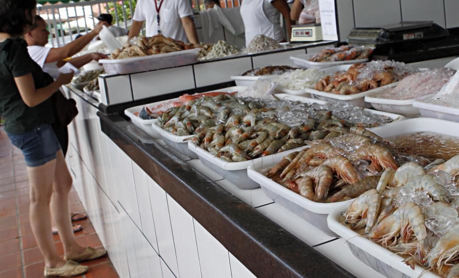 Vigilância Sanitária alerta sobre cuidados na compra de pescados para a Semana Santa.