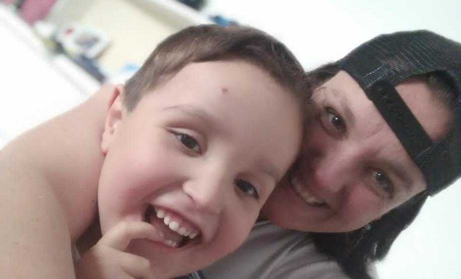 Angélica e seu filho Ângelo