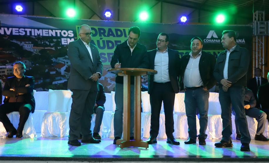 Governador confirma investimentos na saúde da Lapa