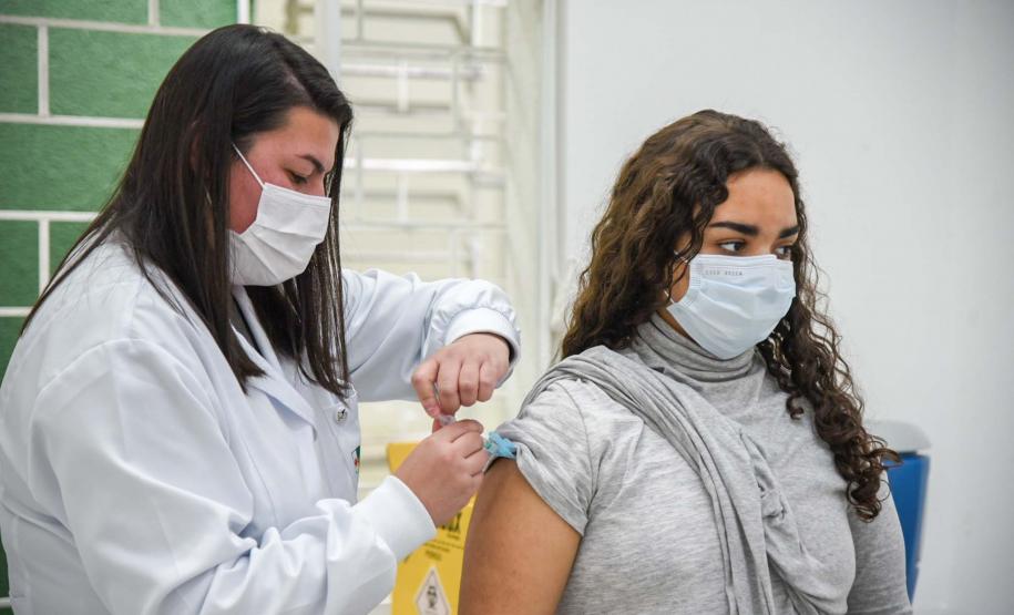 Dia D de Vacinação registrou mais de 371 mil doses aplicadas no Paraná