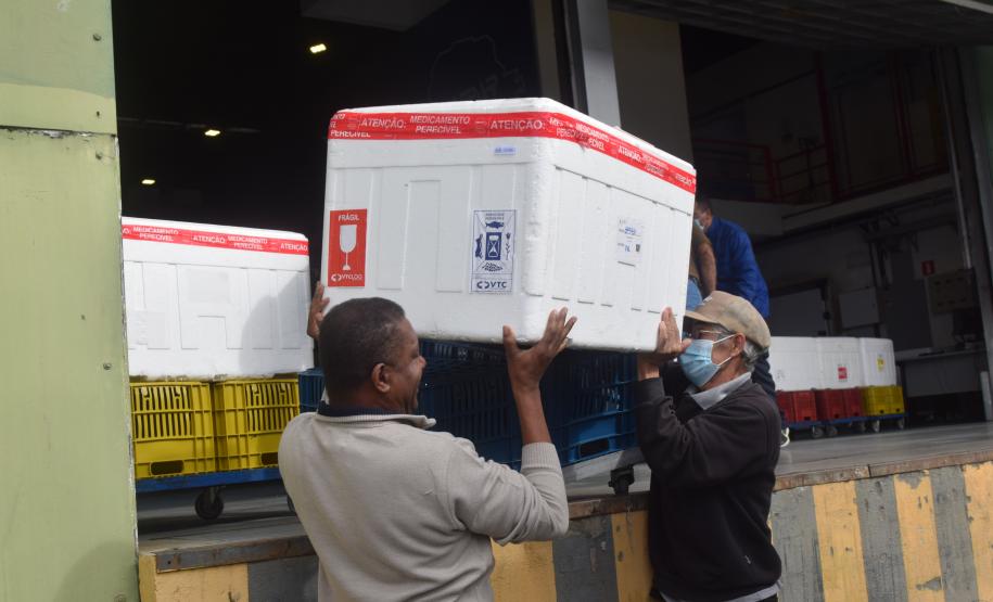 Sesa abastece Regionais com mais 220 mil vacinas contra a Covid-19