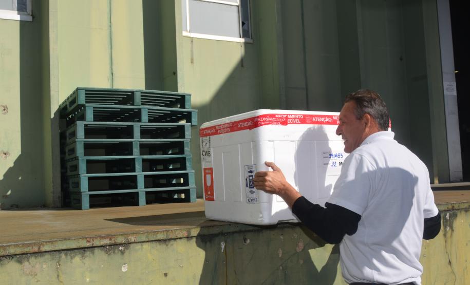 Saúde abastece municípios com mais de 369 mil vacinas contra a Covid-19