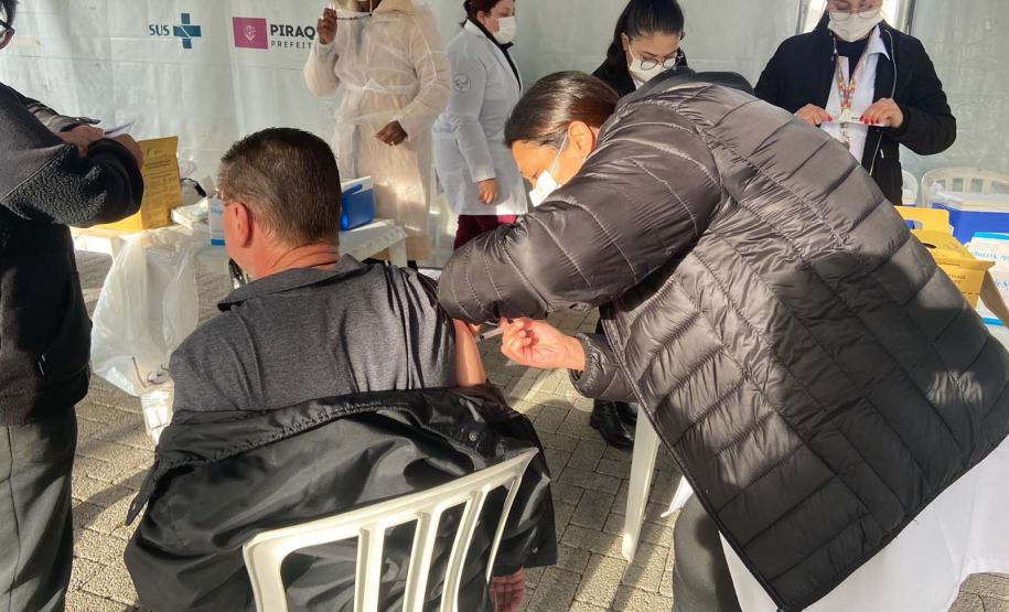 Dia D de Vacinação registrou mais de 371 mil doses aplicadas no Paraná