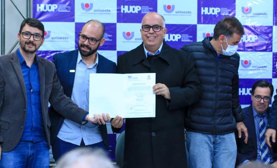 Governo amplia investimentos no HU de Cascavel e anuncia novos leitos na região Oeste