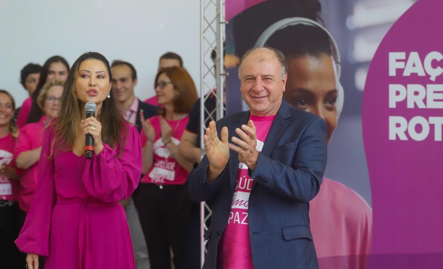 Primeira-dama destaca importância da conscientização contra o câncer de mama