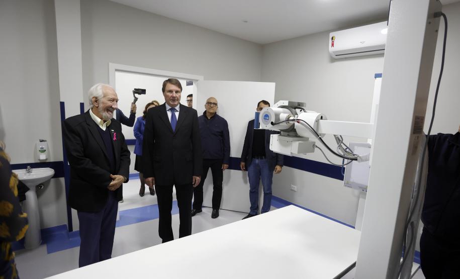 Governador em exercício participa da inauguração de novo complexo médico de Colombo