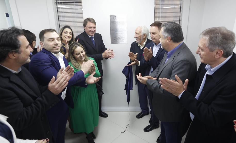 Governador em exercício participa da inauguração de novo complexo médico de Colombo