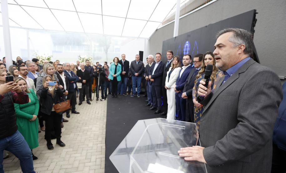 Governador em exercício participa da inauguração de novo complexo médico de Colombo