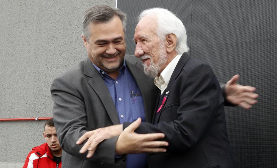 Governador em exercício participa da inauguração de novo complexo médico de Colombo