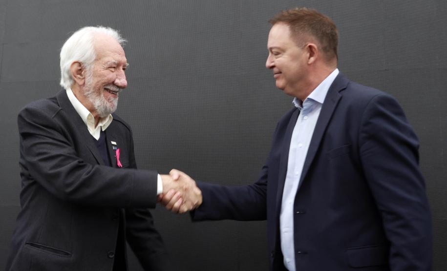 Governador em exercício participa da inauguração de novo complexo médico de Colombo