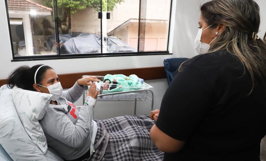 Em parceria com Curitiba, Hospital do Trabalhador faz parto com apoio de intérprete de libras