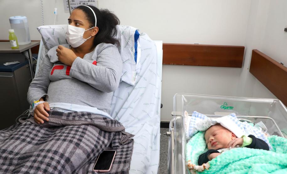 Em parceria com Curitiba, Hospital do Trabalhador faz parto com apoio de intérprete de libras