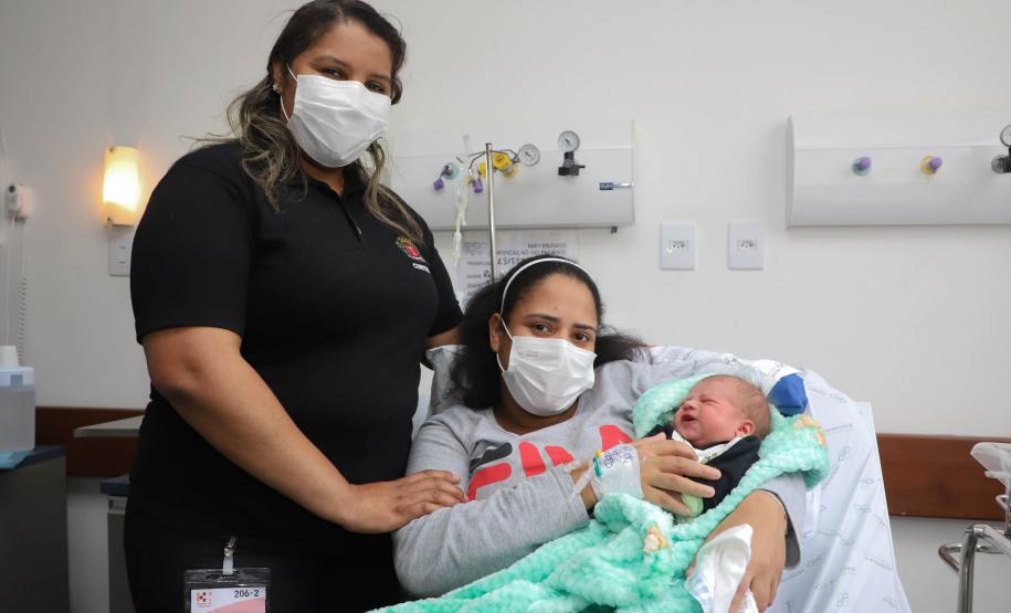 Em parceria com Curitiba, Hospital do Trabalhador faz parto com apoio de intérprete de libras