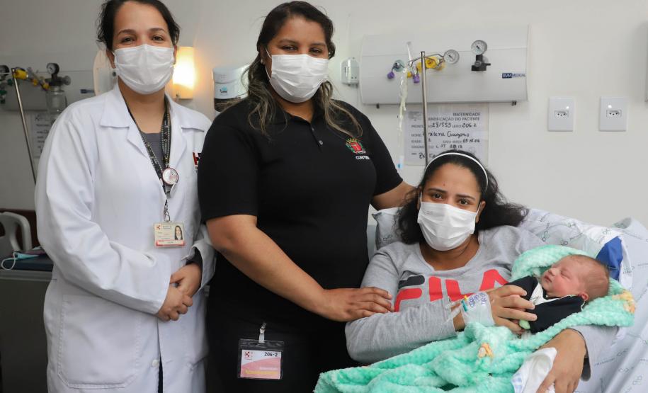 Em parceria com Curitiba, Hospital do Trabalhador faz parto com apoio de intérprete de libras