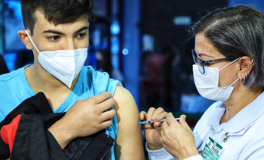 Paraná libera segunda dose de reforço contra Covid-19 para pessoas acima de 18 anos