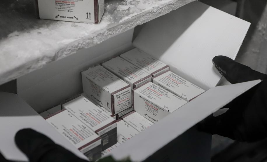 Ministério da Saúde antecipa envio e Paraná recebe 53,6 mil doses pediátricas contra Covid-19