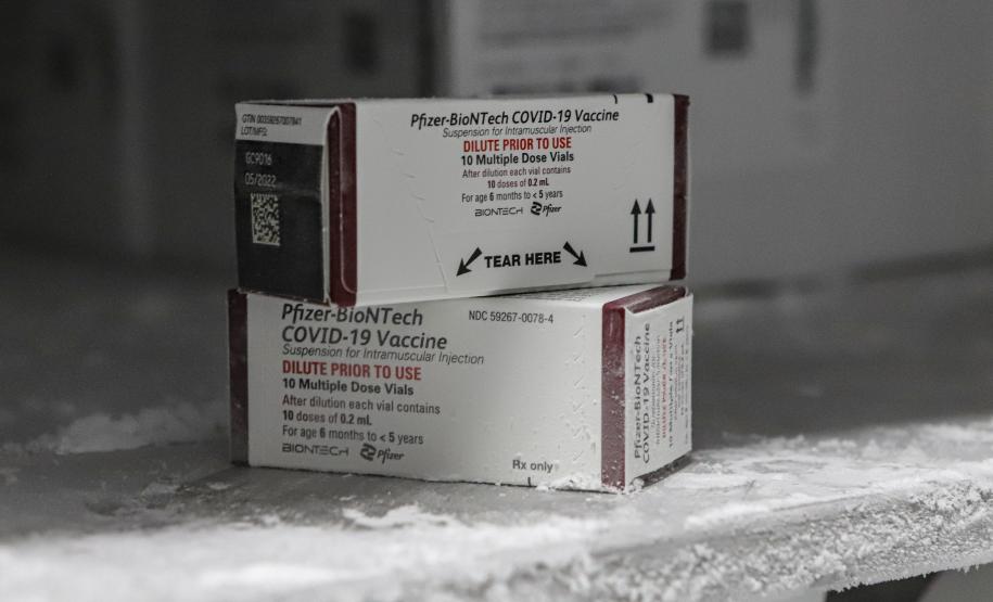 Ministério da Saúde antecipa envio e Paraná recebe 53,6 mil doses pediátricas contra Covid-19