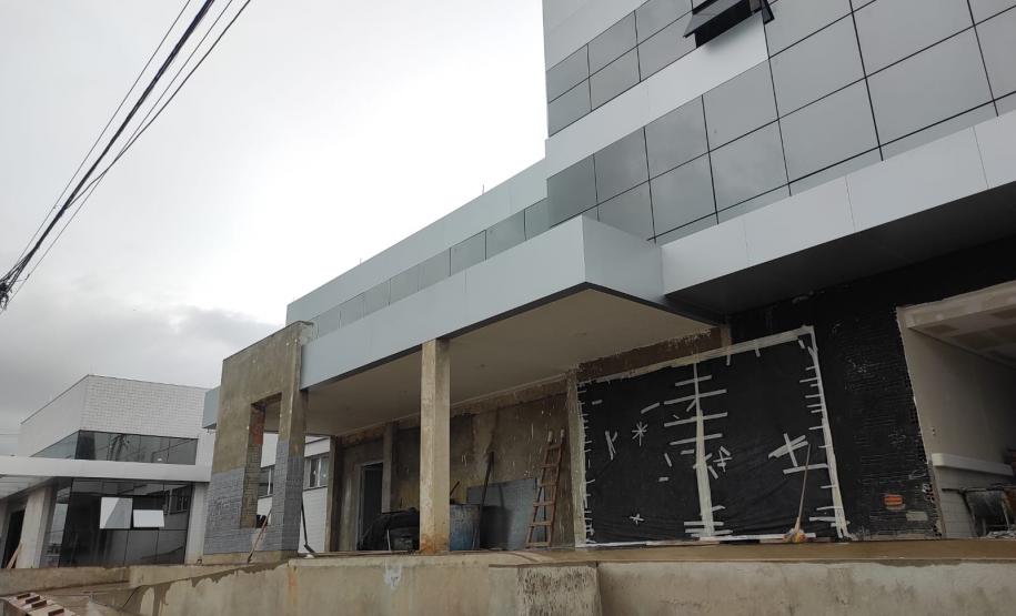 Secretário vistoria obras do Hospital Municipal de Ibaiti