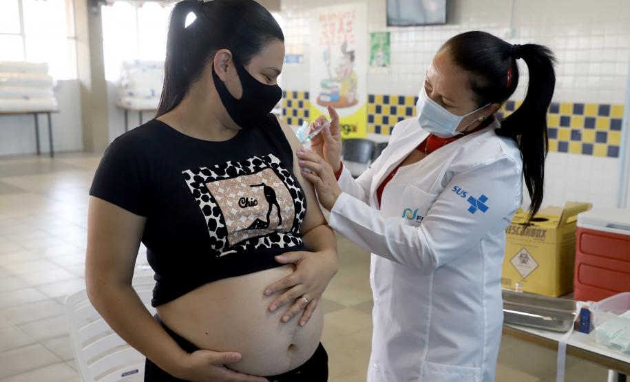 Campanha de vacinação contra a Covid-19 completa dois anos no Paraná