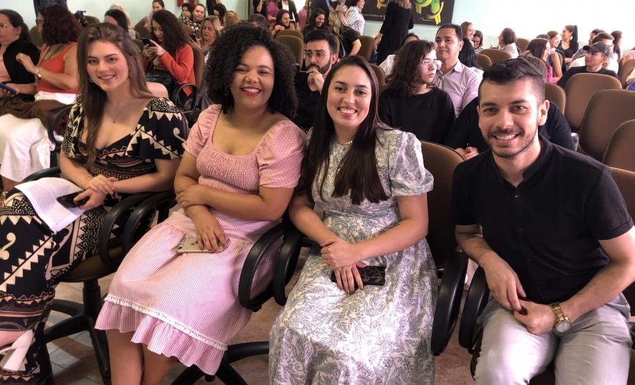 Escola de Saúde Publica forma oito novos profissionais em enfermagem obstétrica e multiprofissional em Saúde Mental