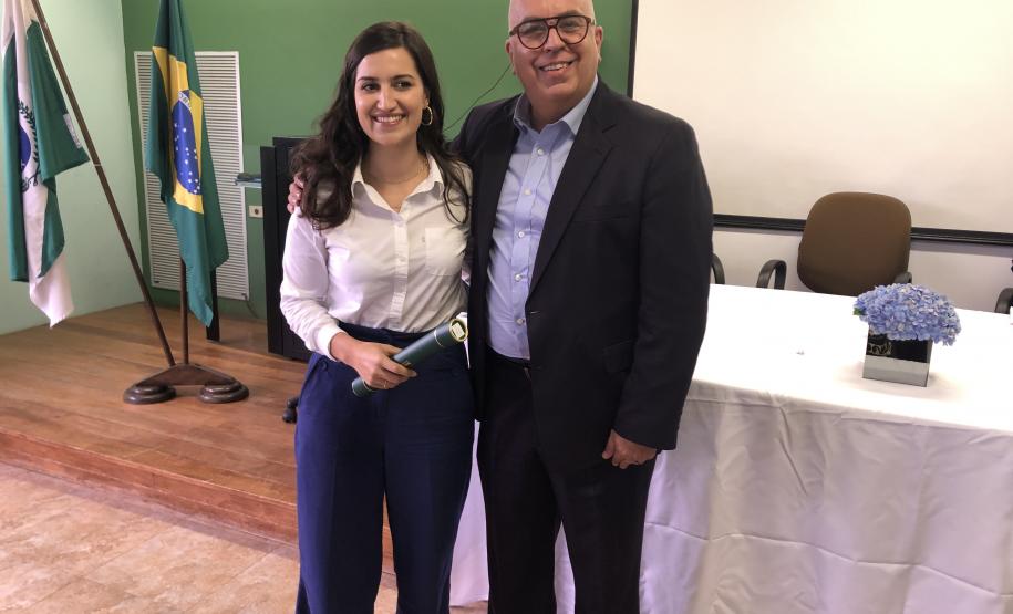 Escola de Saúde Publica forma oito novos profissionais em enfermagem obstétrica e multiprofissional em Saúde Mental