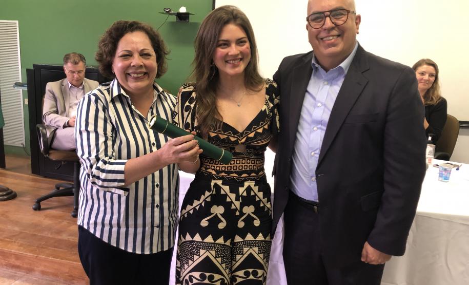 Escola de Saúde Publica forma oito novos profissionais em enfermagem obstétrica e multiprofissional em Saúde Mental