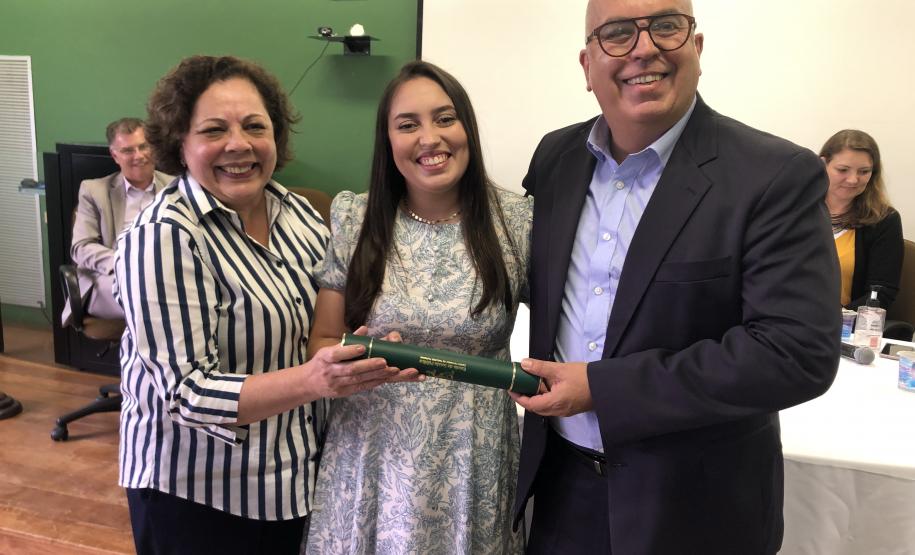 Escola de Saúde Publica forma oito novos profissionais em enfermagem obstétrica e multiprofissional em Saúde Mental