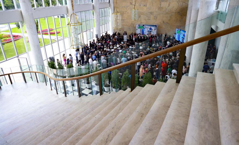 Governador formaliza investimento de R$ 99 milhões para a saúde pública de Curitiba