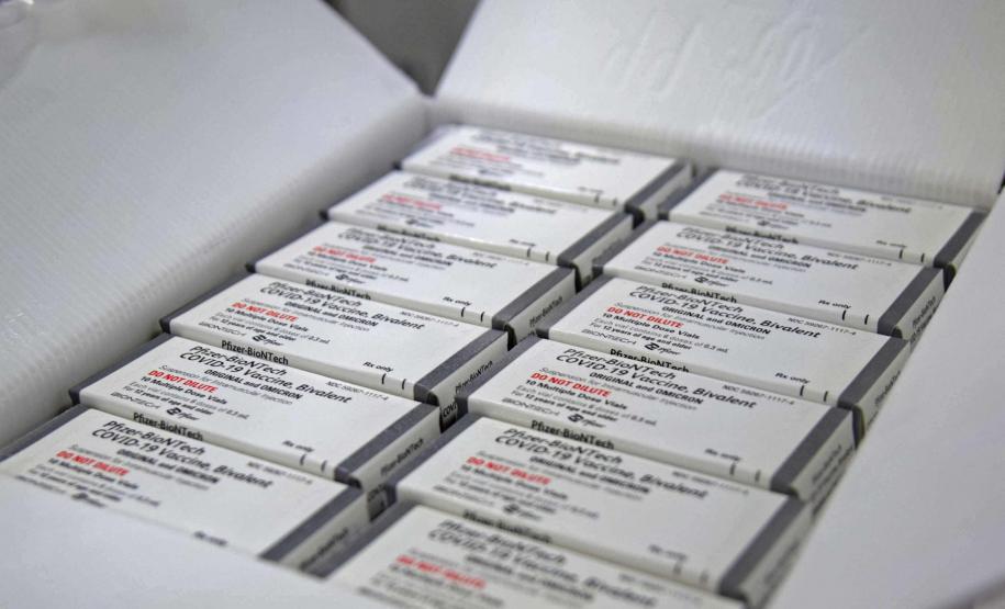 Paraná distribui vacinas contra Covid-19 nesta quarta e iniciará reforço do público de 5 a 11 anos
