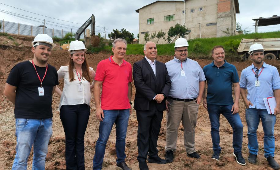 Secretários vistoriam obras do Hospital de Colombo, que reforçará atendimento na região