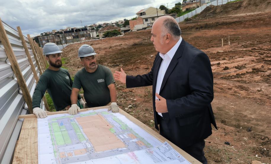 Secretários vistoriam obras do Hospital de Colombo, que reforçará atendimento na região